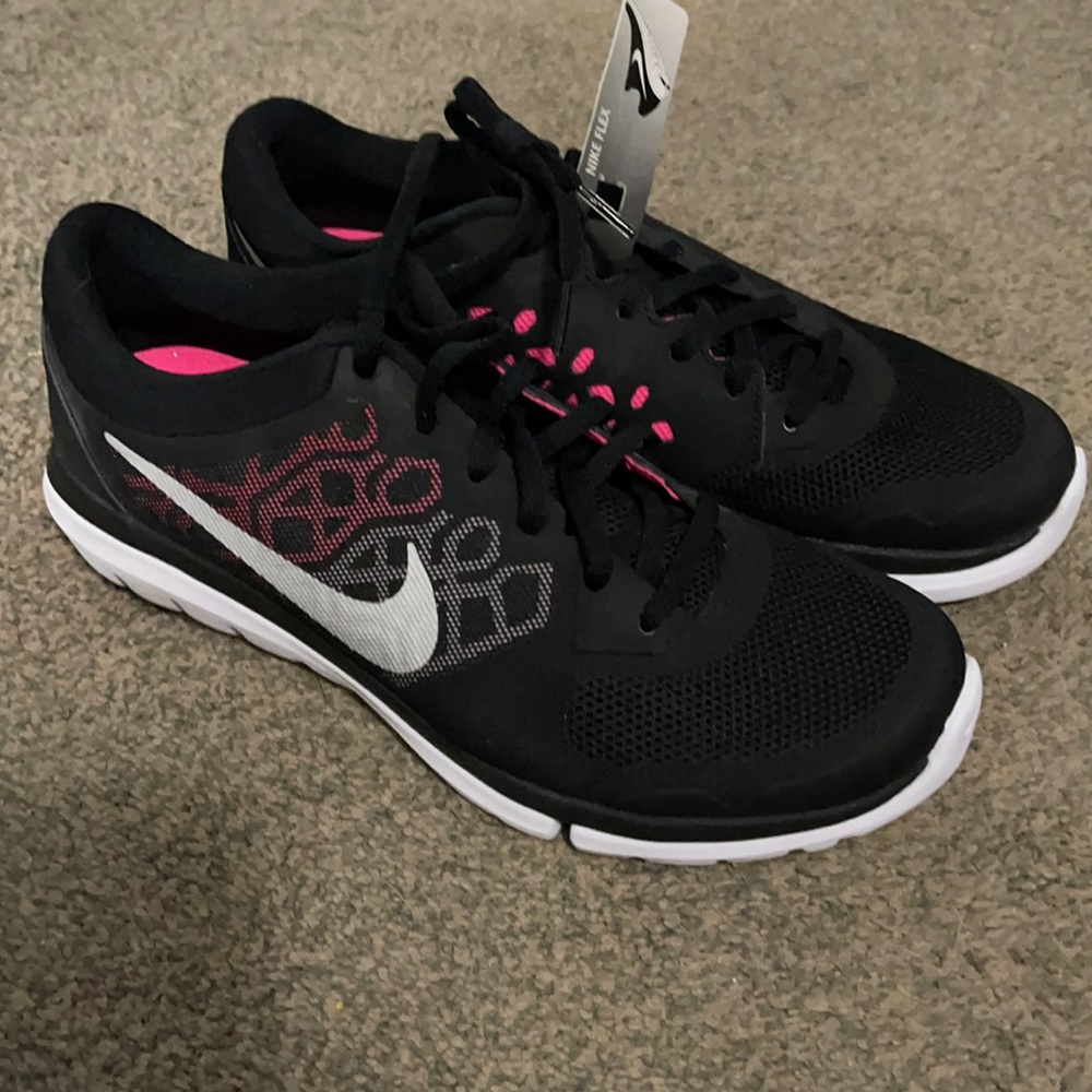 Nike athletic shoe size 9.5